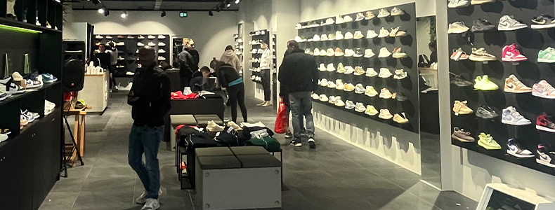 mengen machine genetisch Vind jouw dichtstbijzijnde sneakers winkel | SNEAKERS.nl